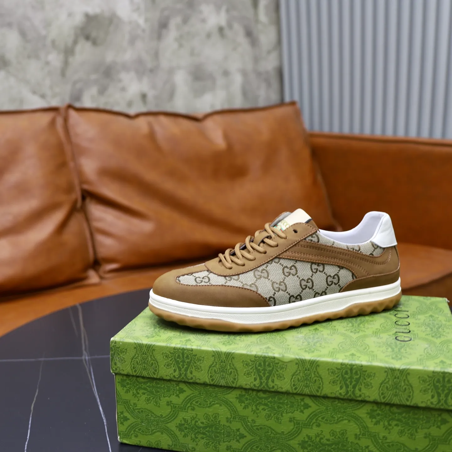Men's shoes: 440💰🙅‍♂️🙅‍♂️🙅‍♂️ Brand: GUCCI Standard code: 38–44 (45 can be customized) Grade: Same as the official website Material: Original cowhide fabric Comfortable pigskin lining Lightweight wear-resistant outsole Style category: Men's fashionable casual shoes and boots Running sneakers Distinguished luxury brand elements Top luxury Color: actual picture color